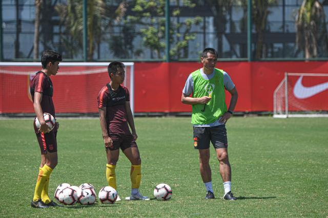 leyu乐鱼-邵佳一：中超降薪势在必行 武磊替补非能力问题