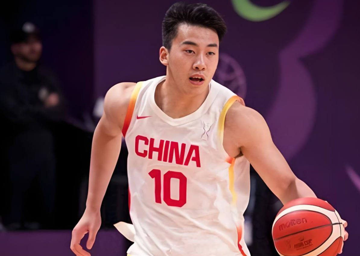 leyu乐鱼-18分14板！中国男篮21岁小将，打出巨星水平 球迷：真厉害